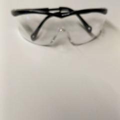 Safety glasses Zwart, as reported by Heidelberglaan 7 using iLost