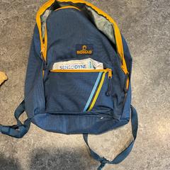 Mochila, como reportado por Gemeente Amsterdam utilizando o iLost