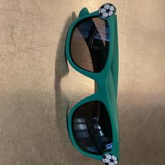 Sunglasses, as reported by MEININGER Hotel Leipzig Hauptbahnhof using iLost