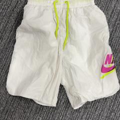 Pantalones cortos, ha sido reportado por Pathé Leeuwarden con iLost