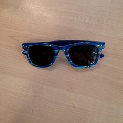 Gafas de sol, segundo informou IKEA Grenoble usando iLost