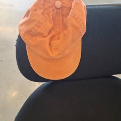 Casquette Rose, a été signalé par IKEA Hénin-Beaumont utilisant iLost