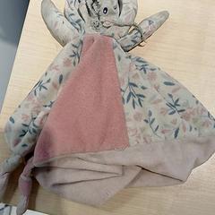 Cuddly toy Rose, as reported by IKEA Toulouse using iLost