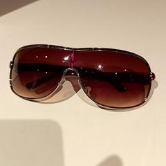 Sunglasses, as reported by Pathé Scheveningen using iLost