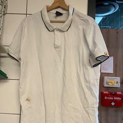 폴로 셔츠 White, iLost를 사용하여 MEININGER Hotel Köln West에 보고됨