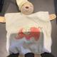doudou ours avec petit bonnet et broderie éléphant, ha sido reportado por Meininger Lyon Centre Berthelot usando iLost