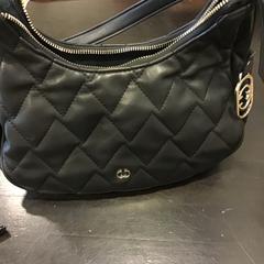 Handbag, as reported by Qbuzz U-OV using iLost
