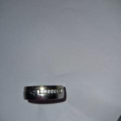 Trouwring met diamantjes، كما تم الإبلاغ عنه عبر iLost