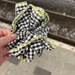 Scrunchie haarbandje elastiek ruitjes, iLost에 보고됨