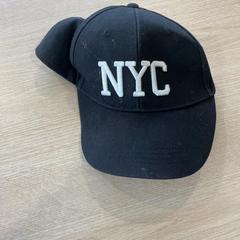 Kšiltovka NYC, jak nahlášeno Van Heugten Tours pomocí iLost