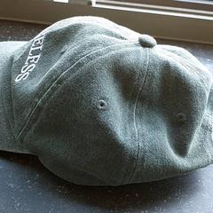 의류 - Pet groen, iLost를 사용하여 Regio Oost-Vlaanderen에 보고됨