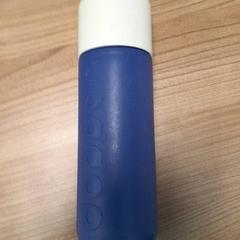 Butelka wody Blauw, zgłoszono przez Connexxion Hoeksche Waard Goeree Overflakkee przy użyciu iLost