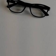 Lunettes, a été signalé par Regio Antwerpen - Brussel utilisant iLost
