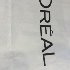 Purchase l'oreal, segundo informou Designer Outlet Roermond usando iLost