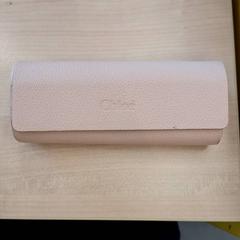 Pouzdro na brýle En cuir rose, jak nahlášeno IKEA Avignon pomocí iLost