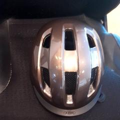 Casco Zilver/bruin kleurig, segundo informou LUMC usando iLost