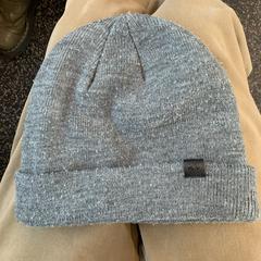 Grijze muts / grey hat, gerapporteerd met iLost