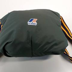 Bag - Regenjas groen, as reported by Regio Oost-Vlaanderen using iLost