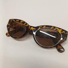 Gafas de sol, segundo informou IKEA Saint-Etienne usando iLost