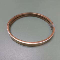 Armband goudkleurig, ako bolo nahlásené iLost