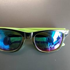 Lunettes Zonnebril, a été signalé par Regio Limburg - Leuven utilisant iLost