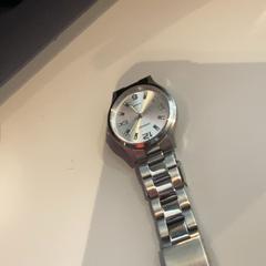 Reloj de pulsera Silver, ha sido reportado por MEININGER Hotel Paris Porte de Vincennes con iLost