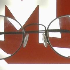 Glasses black, as reported by MEININGER Hotel Berlin Central Station using iLost