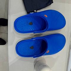 Zapato & Xabón Crocs en handzeep, segundo informou Van der Valk Hotel Schiphol usando iLost