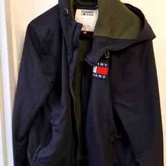 Chaqueta, segundo informou Qbuzz DMG usando iLost