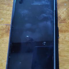 Samsung telefoon in zwarte hoes, como reportado ao iLost