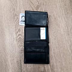 Brieftasche, gemeldet von RRReis Trein Amersfoort / Ede-Wageningen über iLost