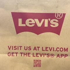 Purchase levis, come riportato da Designer Outlet Roermond utilizzando iLost