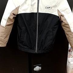 Chaqueta infantil, segundo informou Qbuzz GD Groningen Peizerweg usando iLost