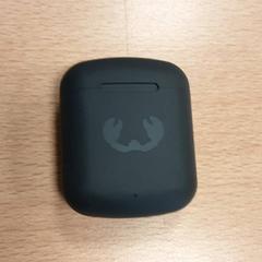 Funda airpods Grijs, leeg, segons ha informat Arriva Vechtdallijnen mitjançant iLost