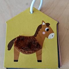 Livre éducatif pour enfant, como reportado por IKEA Lyon Grand Parilly utilizando o iLost