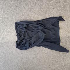 Veste zwart / donker blauw, come riportato da Gebo Tours utilizzando iLost