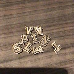 Obuv Studs crocs, jak nahlášeno Van der Valk Hotel Zwolle pomocí iLost