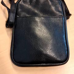 Bolsa de ombreiro, segundo informou RET usando iLost