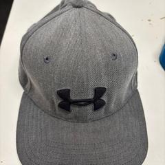 Baseballová čepice Under Armour, jak nahlášeno Avonturenpark Hellendoorn pomocí iLost