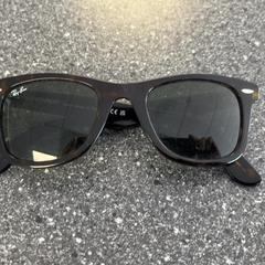 Gafas de sol, ha sido reportado por Connexxion Amstelland-Meerlanden Amstelveen con iLost