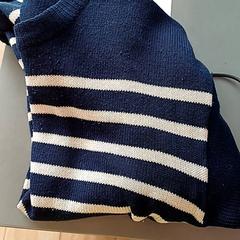 Camisola, como reportado por IKEA Nantes utilizando o iLost