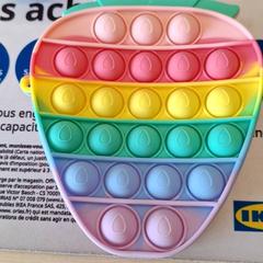 Sacs Enfant pop up forme fraise, a été signalé par IKEA Dijon utilisant iLost