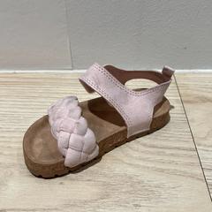 サンダル がiLostで IKEA Kållered によって報告されました