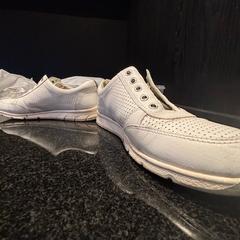 Sapatos, como reportado por Hotel Van der Valk Harderwijk op de Veluwe utilizando o iLost