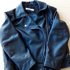 Kleding  - Lederen Jas zwart, a été signalé par Centraal magazijn utilisant iLost