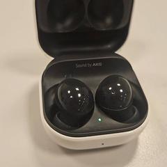 Samsung airpod Zwarte doppen, zoals gemeld door Vrije Universiteit Amsterdam met iLost
