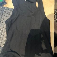シャツ & ショーツ がiLostで The Dominican によって報告されました