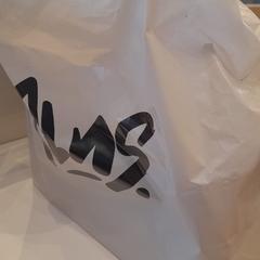 Bossa de Polinesia, segons ha informat RÍO Shopping - Valladolid mitjançant iLost