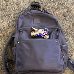 Mochila, segundo informou Connexxion Amstelland-Meerlanden Schiphol Zuid usando iLost