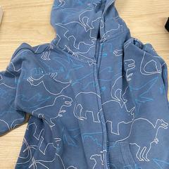 Weste enfant bleu, gemeldet von IKEA Liège über iLost